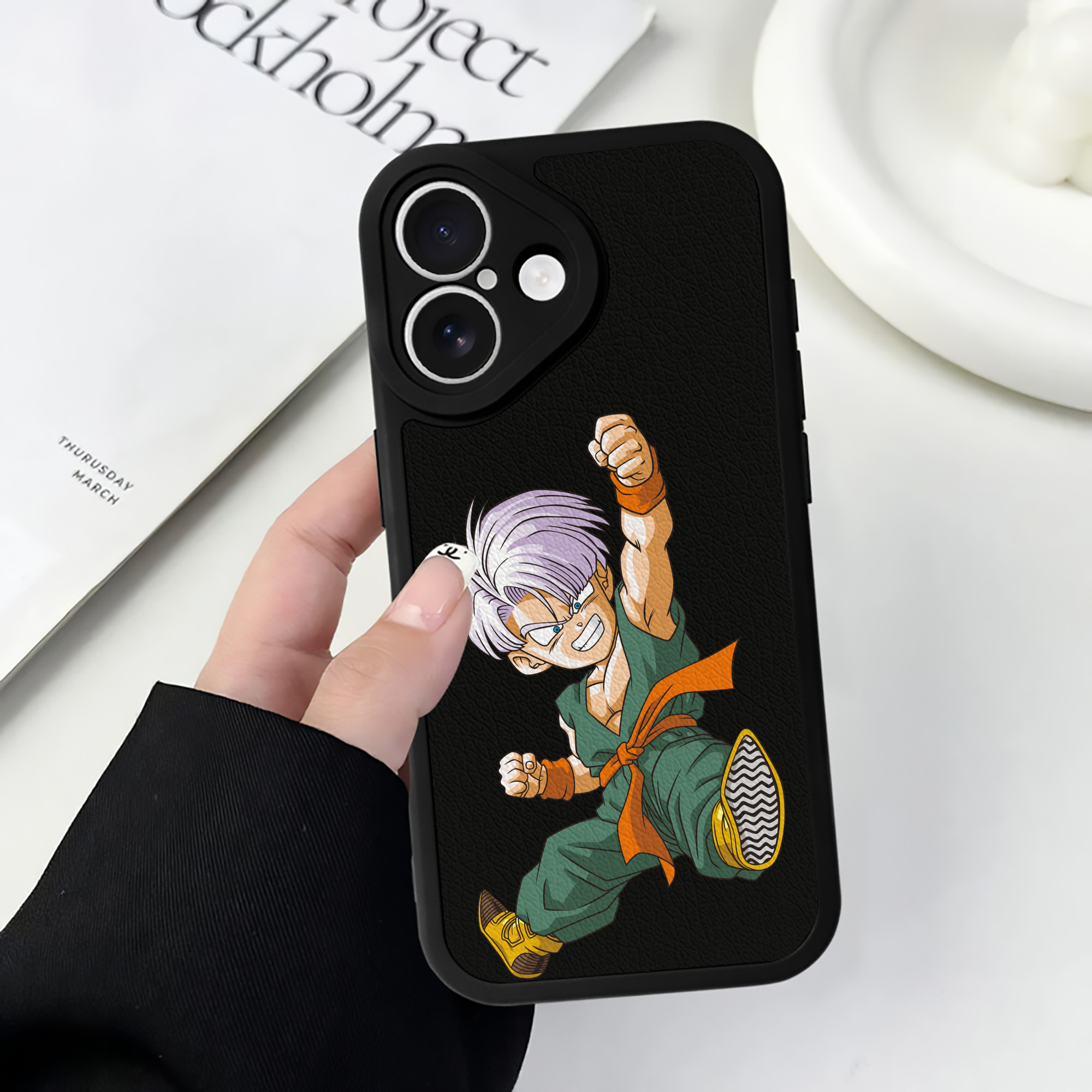 （画像用） ドラゴンボール トランクス（Torankusu）DRAGON BALL Trunks 【iPhone 16シリーズ対応】シリコンスマホケース（レザー調） 材質：シリコン